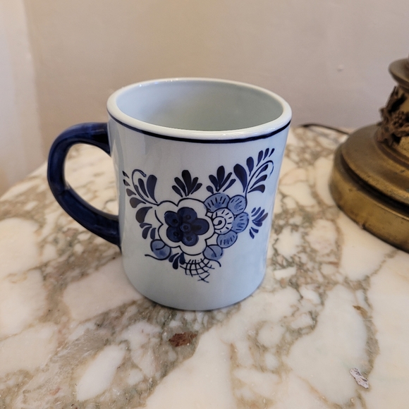 Handpainted Delft's Blauw Flower Mug - Picture 3 of 6